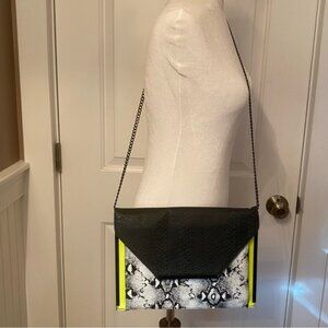 ALDO BAG SHOULDER CLUTCH BLACK WHITE REPTILE LOOK FAUX LEATHER NEON POP CHAIN